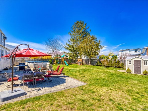 210 11th Street, West Babylon NY 11704