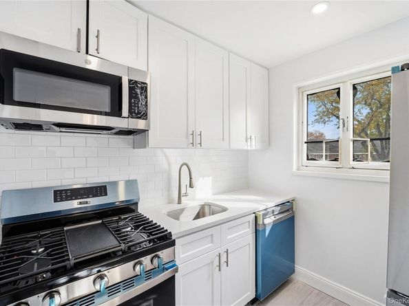 228-08 Stronghurst Avenue Lower, Queens Village NY 11427