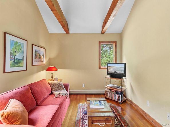 4528 Noyac Road, Sag Harbor NY 11963