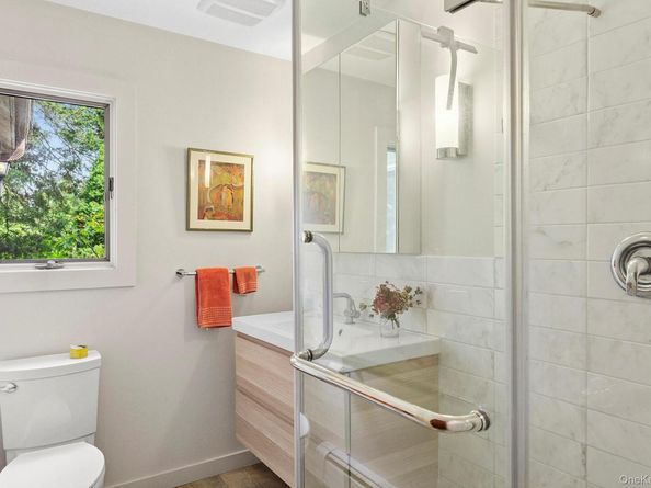 4528 Noyac Road, Sag Harbor NY 11963