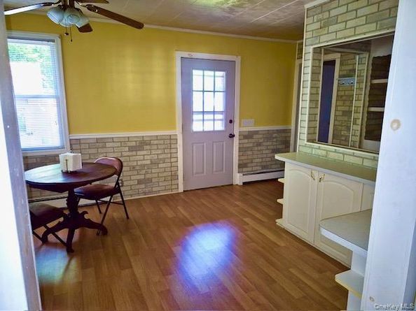 31 Champlain Street, Ronkonkoma NY 11779