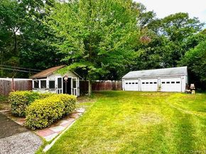 31 Champlain Street, Ronkonkoma NY 11779