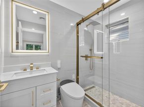 80 Clapham Avenue, Manhasset NY 11030