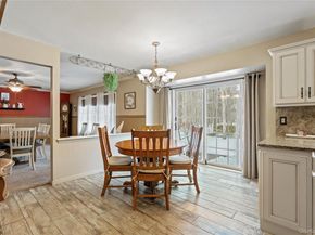 27 Evelyn Court, Manorville NY 11949