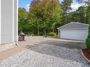 27 Evelyn Court, Manorville NY 11949