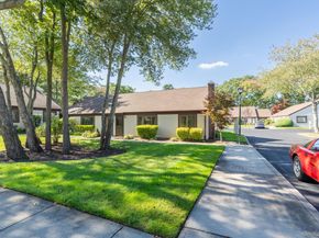 72 Gauguin Court Gauguin Court 72, Middle Island NY 11953