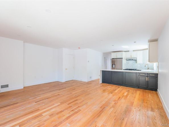 6431 138th Street, Flushing NY 11367