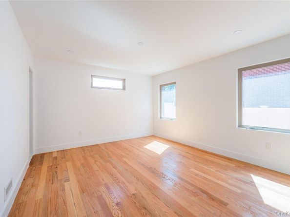 6431 138th Street, Flushing NY 11367