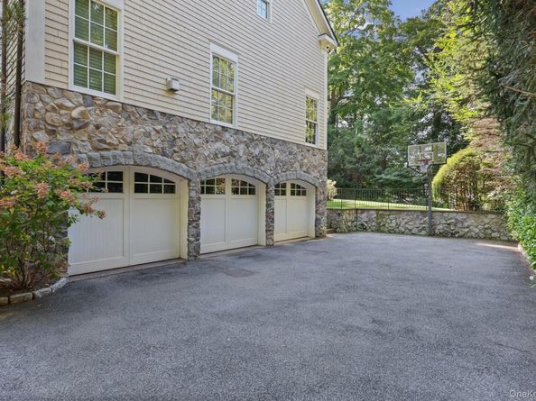 8 Horseguard Lane, Scarsdale NY 10583