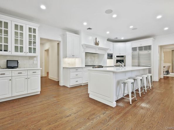 8 Horseguard Lane, Scarsdale NY 10583