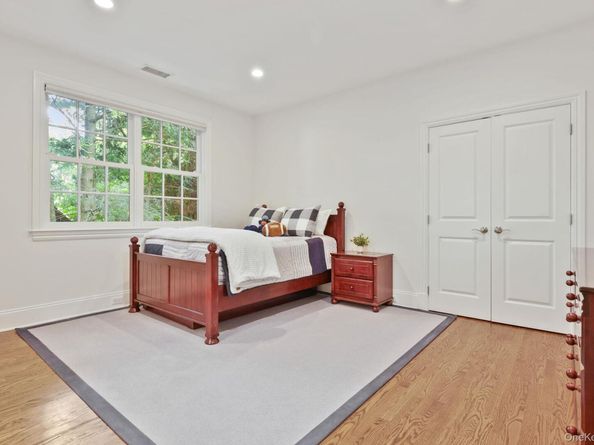 8 Horseguard Lane, Scarsdale NY 10583
