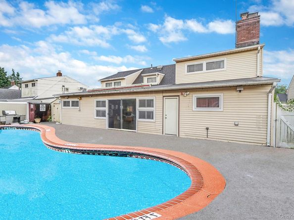 246 Blacksmith Road, Levittown NY 11756