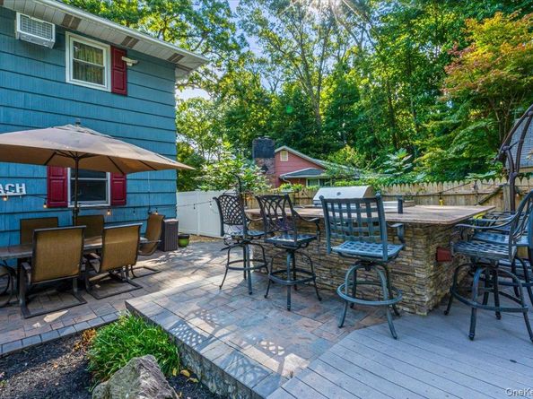 54A Upland, East Northport NY 11731