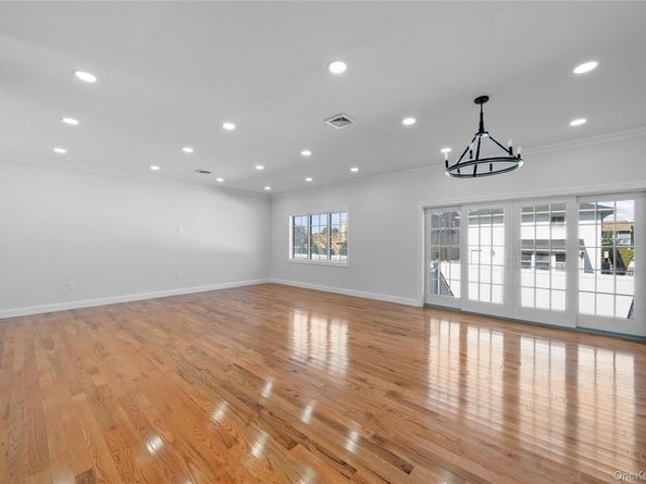 450 Morea Street, Oceanside NY 11572