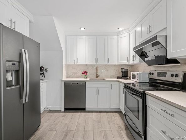 34 21st Street, Jericho NY 11753