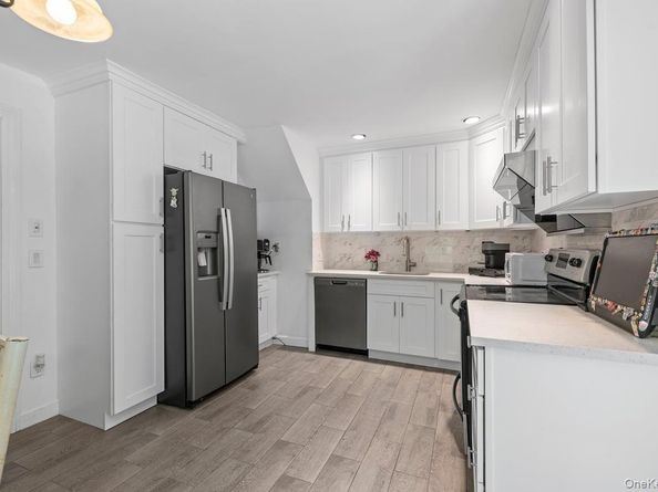 34 21st Street, Jericho NY 11753