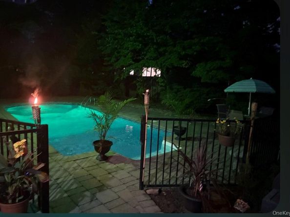 34 21st Street, Jericho NY 11753