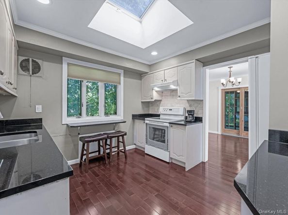 31 Annette Drive, Port Washington NY 11050