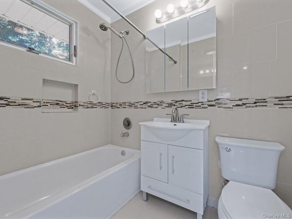 31 Annette Drive, Port Washington NY 11050