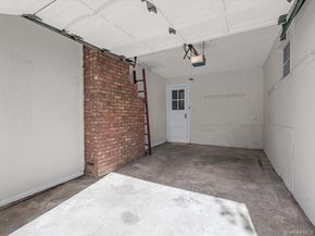 31 Annette Drive, Port Washington NY 11050