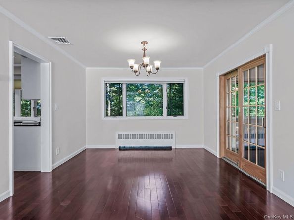 31 Annette Drive, Port Washington NY 11050