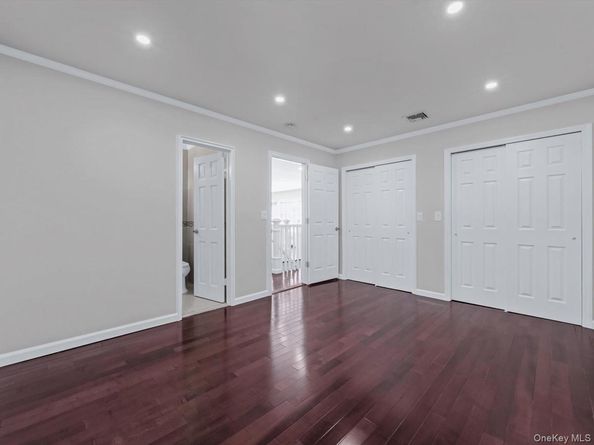 31 Annette Drive, Port Washington NY 11050