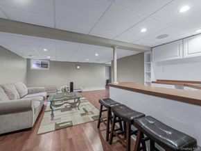 31 Annette Drive, Port Washington NY 11050