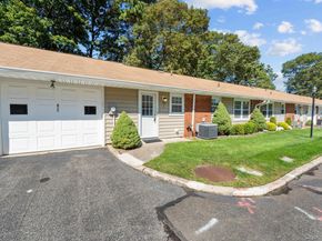 46 Trent Court C, Ridge NY 11961