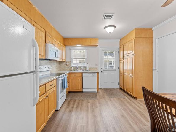 46 Trent Court C, Ridge NY 11961