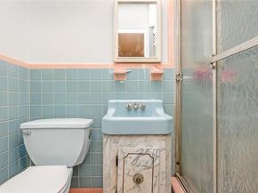 85-19 212th Street, Hollis Hills NY 11427