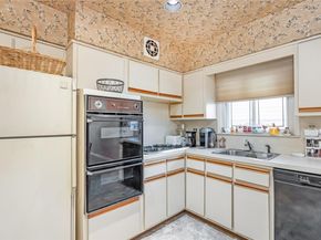 85-19 212th Street, Hollis Hills NY 11427