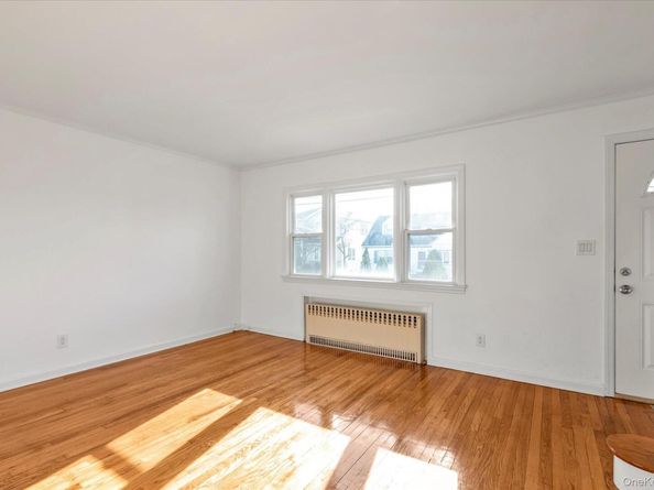 5 White Street, Valley Stream NY 11580