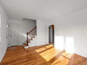 5 White Street, Valley Stream NY 11580