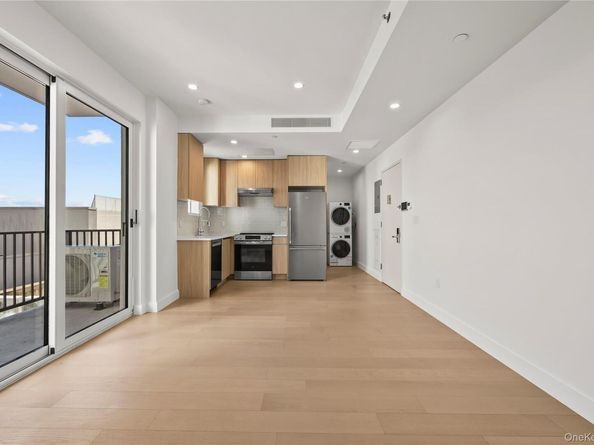 150-02 Northern Boulevard 3C, Flushing NY 11354