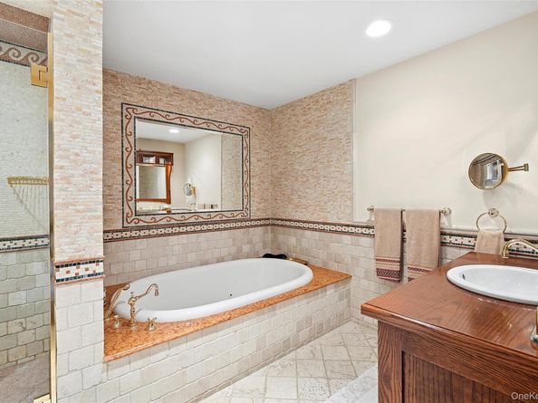 8 East Ridge Court, Westhampton NY 11977