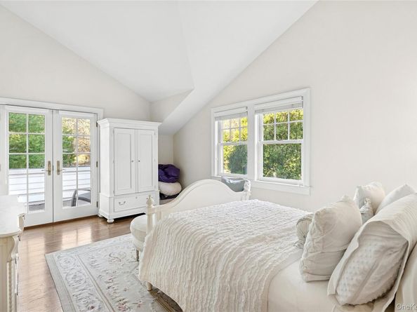 8 East Ridge Court, Westhampton NY 11977