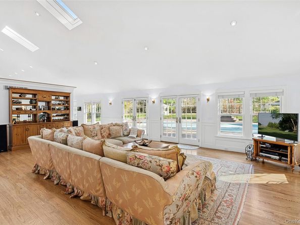 8 East Ridge Court, Westhampton NY 11977