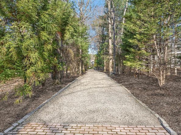 8 East Ridge Court, Westhampton NY 11977