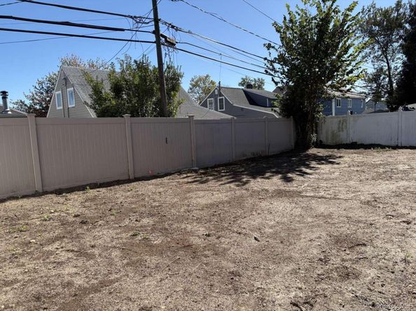 25 Furrow Lane, Levittown NY 11756