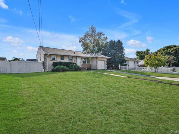 16 E Chestnut Street, Central Islip NY 11722
