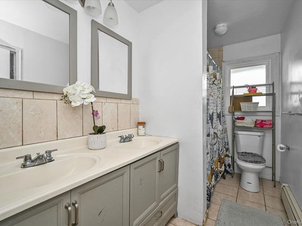 16 E Chestnut Street, Central Islip NY 11722