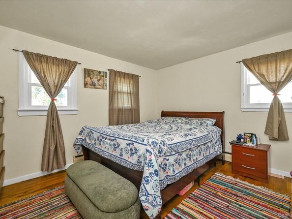 16 E Chestnut Street, Central Islip NY 11722