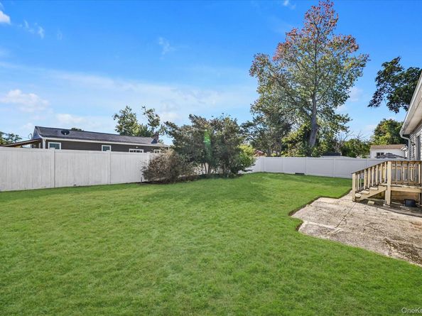 16 E Chestnut Street, Central Islip NY 11722