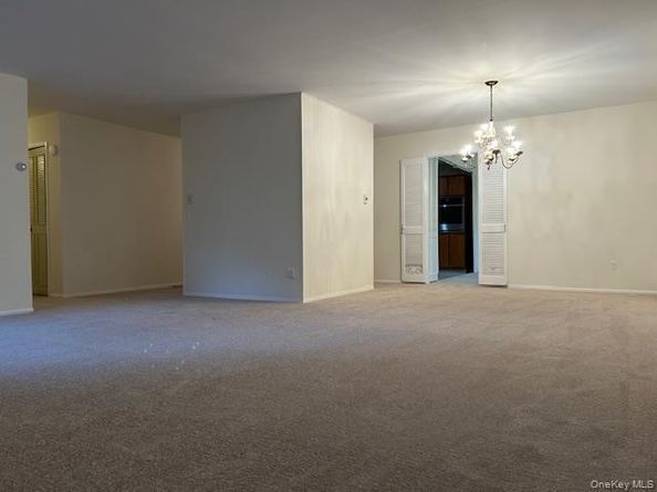 11 Westmoylan Lane, Coram NY 11727