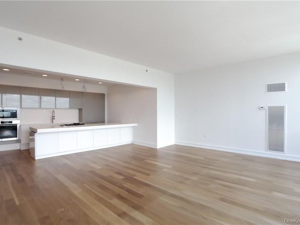 1 Renaissance Square PH40C, White Plains NY 10601