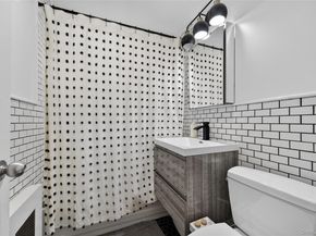 5 Terrace Circle 3A, Great Neck NY 11021