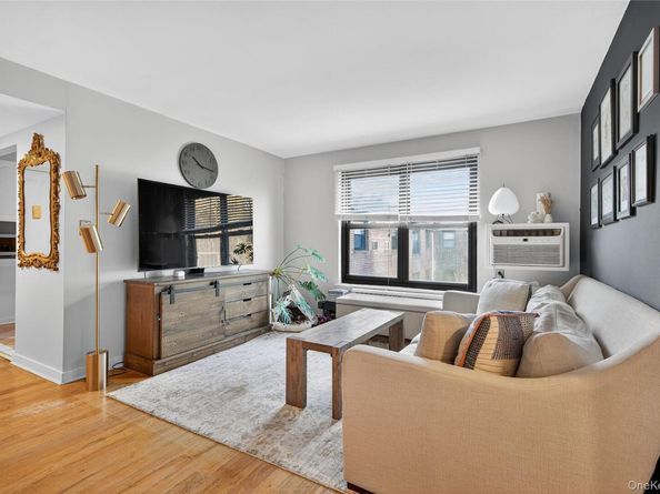 5 Terrace Circle 3A, Great Neck NY 11021