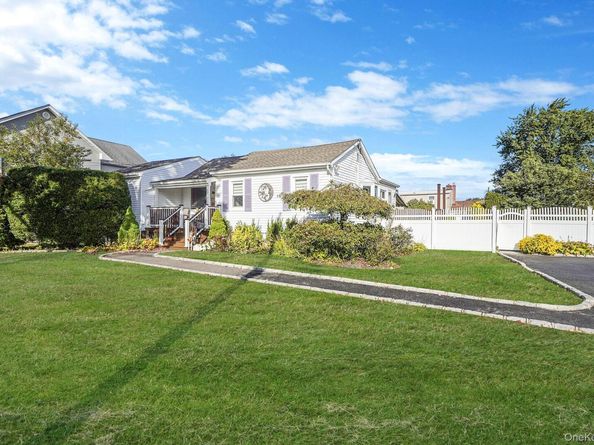 430 14th Street, West Babylon NY 11704
