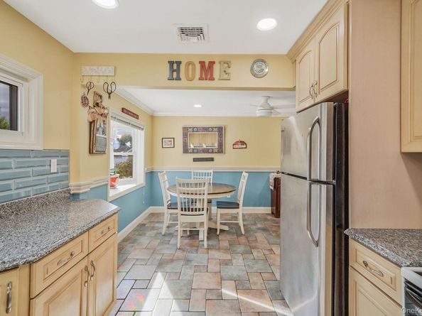 430 14th Street, West Babylon NY 11704