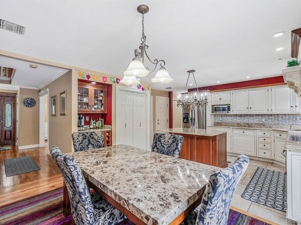 36 Vanderbilt Avenue, Saint James NY 11780